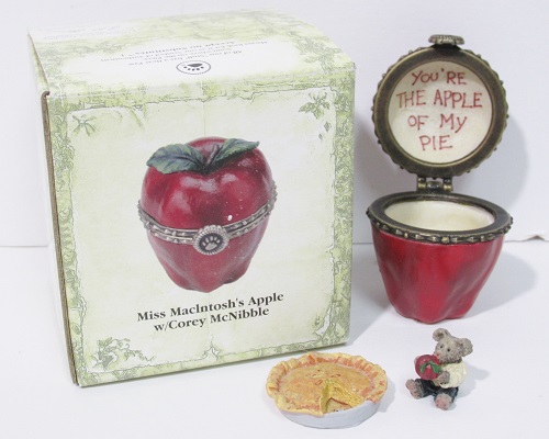 392152 Miss MacIntosh\'s Apple w/Corey McNibble<BR>Boyds Treasure Box<br>(Click Picture-FULL DETAILS)